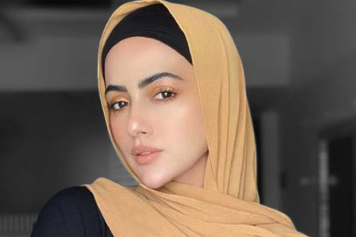 Sana Khan Left Industry 