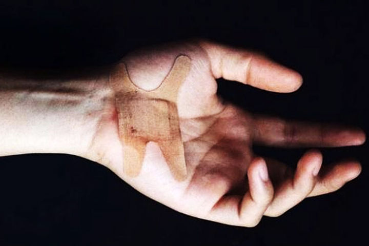 Bandage to cure skin cancer