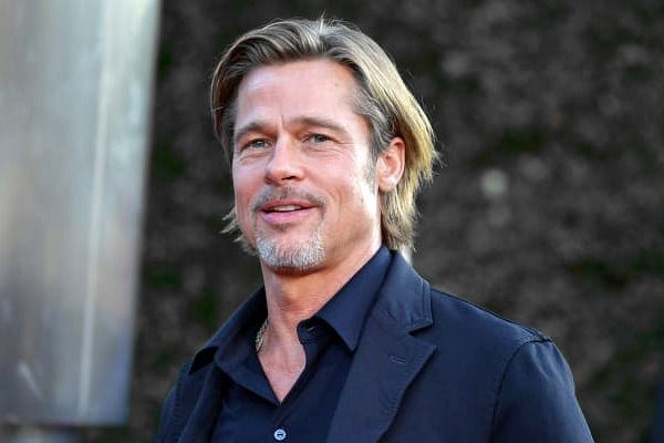 Woman accuses Brad Pitt of scolding money