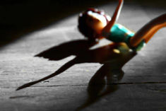 Mumbai woman stabs daughter with pencil, bites her for failing to answer during online class