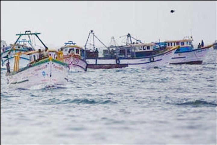SriLanka navy attacks Indian fishermen