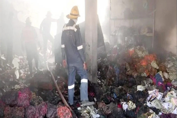 Gujarat Clothing Warehouse In Ahmedabad Caught Fire Several People Saved