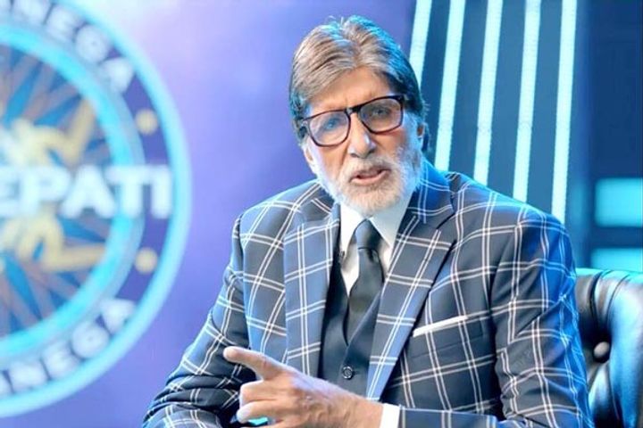 Amitabh Bachchan completes 51 years in industry