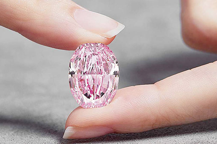 Largest ever auctioned diamond