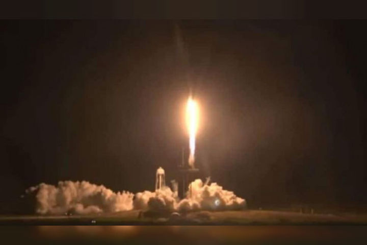SpaceX launches 4 astronauts to space