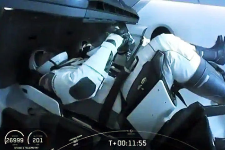 SpaceX capsule docks with ISS