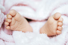 America The Court Fined Rs 74 Crore For Giving Birth To A Disabled Girl Due To Wrong Injection