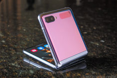 Samsung will soon bring cheap foldable smartphone Galaxy Z Flip Lite