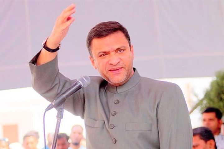 Akbaruddin Owaisi Gave Controversial Statement TRS And BJP Fumes