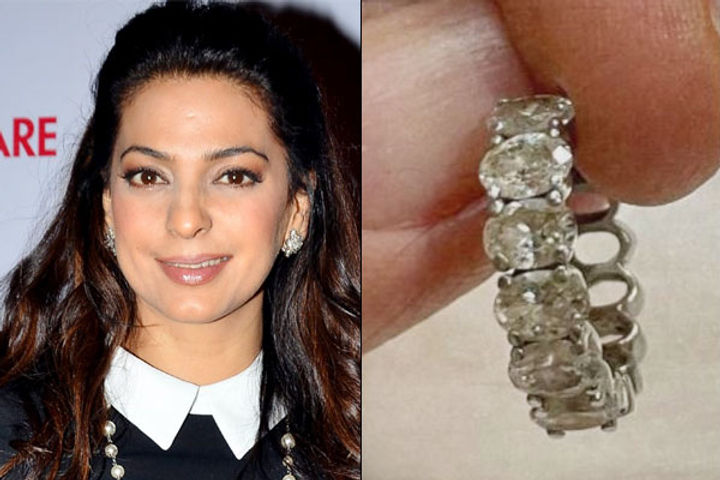juhi chawla lost diamond earring tweet going viral that who will find earring get rewarded