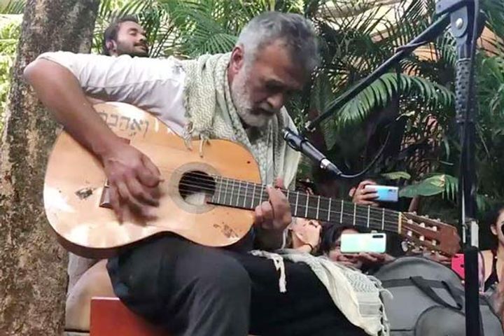 Lucky Ali Singing O Sanam In Goa