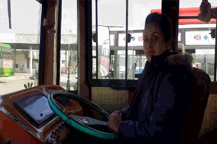 Pooja becomes first woman bus driver of Jammu and Kashmir Pooja becomes first woman bus driver of Jammu and Kashmir