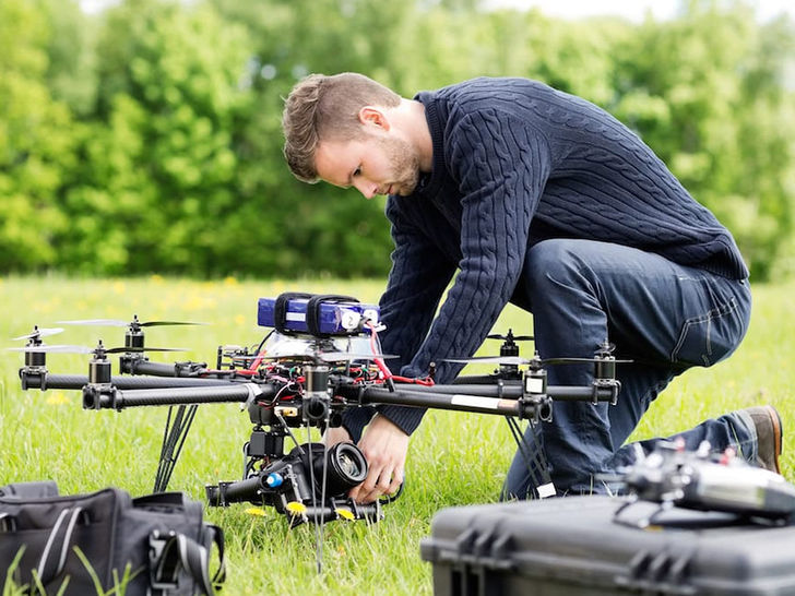 drones designing and operators 