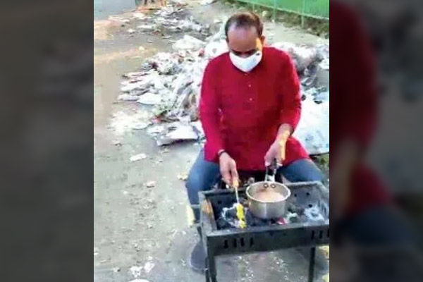 Lucknow man barbeques food with garbage