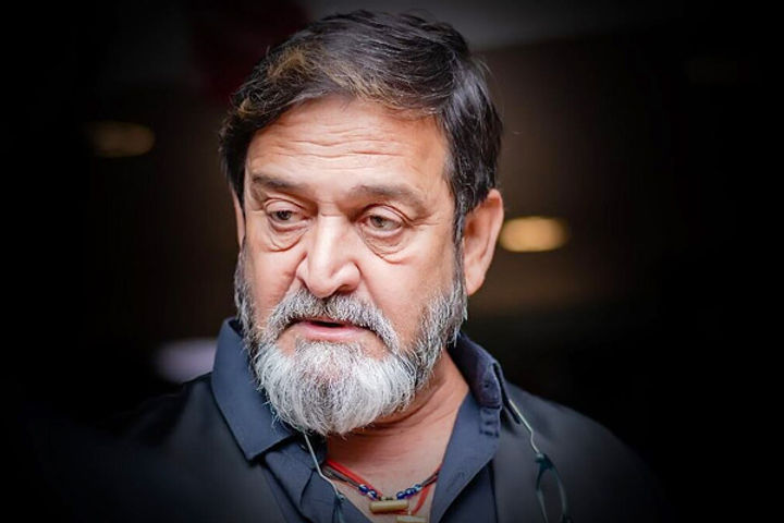 Mahesh Manjrekar Booked for Slapping Person in Pune Road Rage Incident