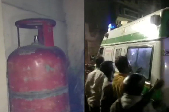 13 Persons Were Injured In A Fire That Broke Out Due To A Cylinder Explosion At Hyderabad 