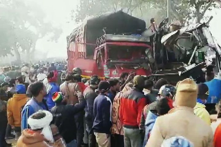 Horrific accident in Moradabad: 10 killed, more than 20 injured in a canter-bus collision