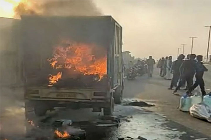 Three Vehicles Engaged In Road Construction In Balaghat Burnt
