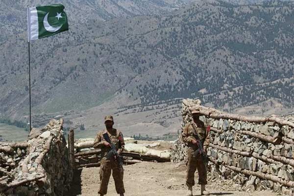 Taliban attack on army post in Waziristan, 4 Pakistani soldiers dead, 16 injured