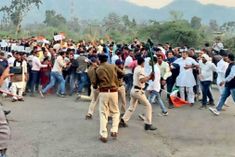 Congressmen clash at Kangana Ranauts shooting spot break barricades police lathicharge