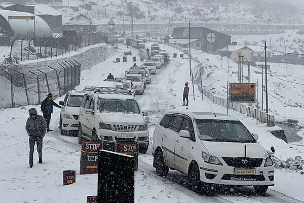 Army rescues tourists stuck in Sikkim