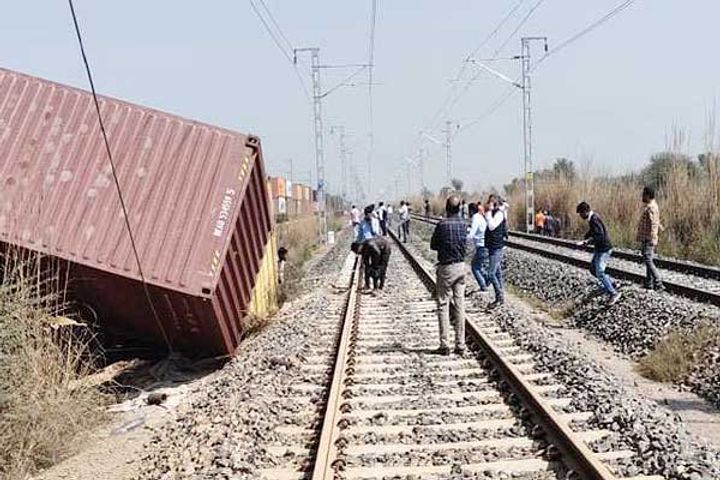 39 railway coaches damaged due to derailment in Narnaul Haryana
