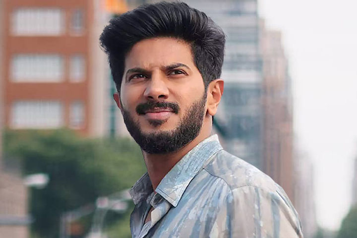 Dulquer Salmaan Was Stopped By Traffic Police For Driving Wrong Side