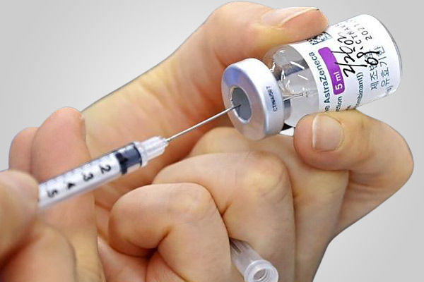 Canada backs AstraZeneca's Covid-19 vaccine