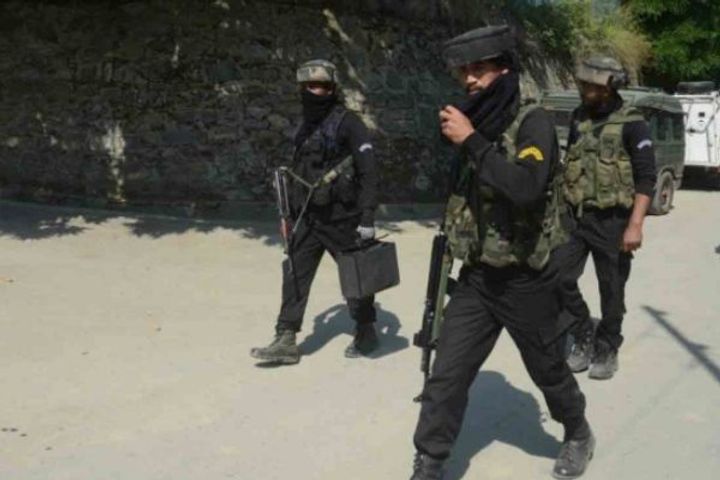 Encounter Between Terrorists And Security Forces in Shopian 