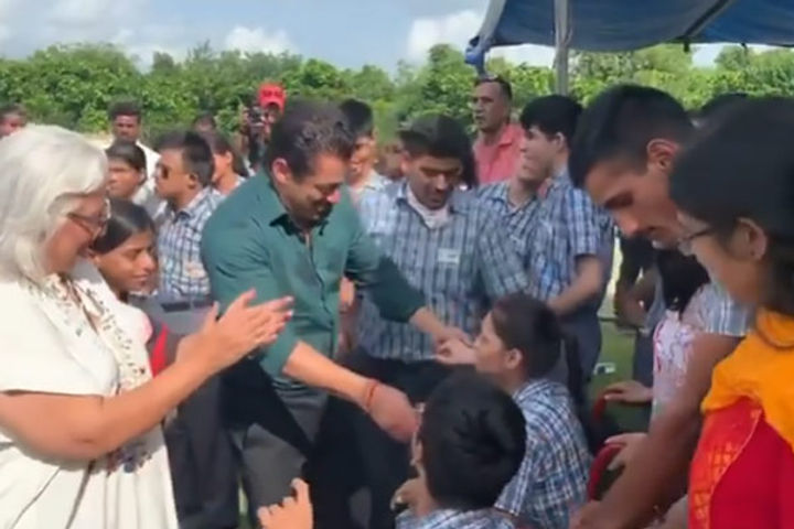 Dance throwback video of Salmans special kids goes viral fans are praising