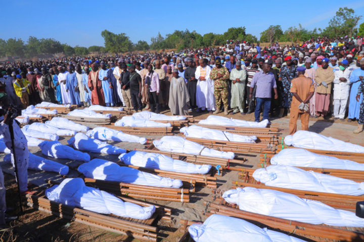 Gunmen massacre 137 villagers