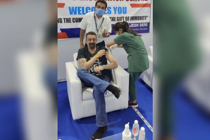 Sanjay Dutt took the first dose of Corona vaccine