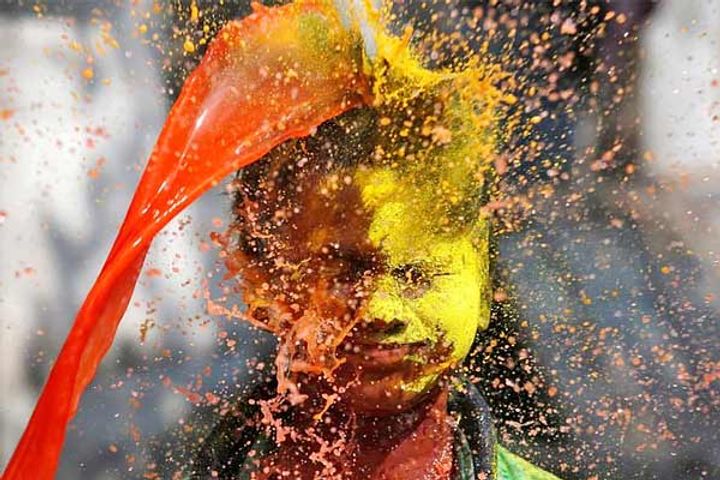 Delhi Mumbai ban Holi celebrations in public amid coronavirus surge