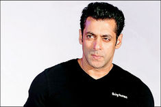Salman Took Corona Vaccine Shot