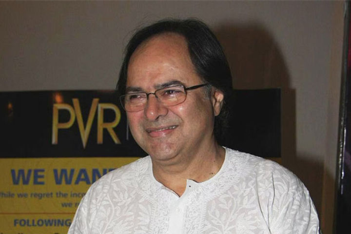 Farrukh Sheikh married Rupa after being in courtship for 9 years