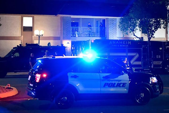 Firing in Los Angeles building 4 people including children died