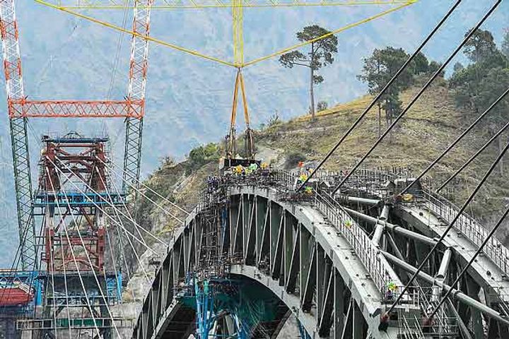 Arc of worlds tallest railway bridge completed