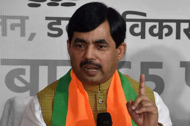 stones pelted at shahnawaz hussain in howrah