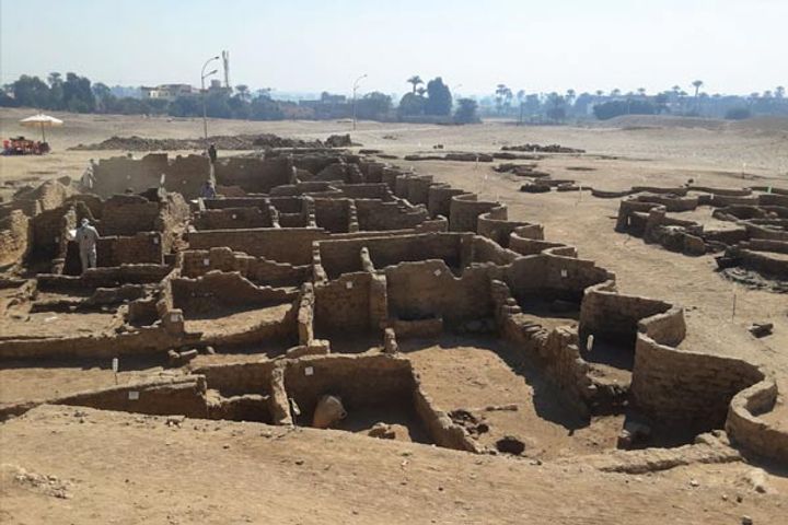 Lost Golden City in Egypt 