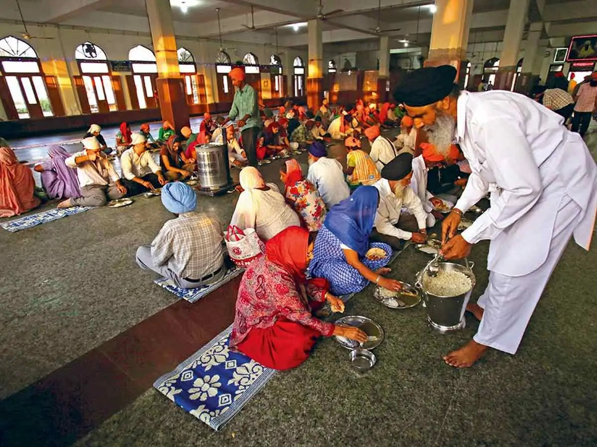 Langar in golden temple