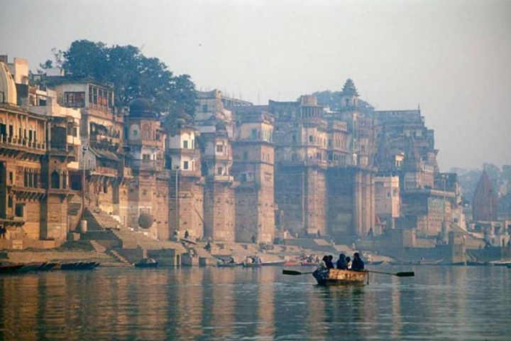 Varanasi administration asks tourists to cancel trip Varanasi administration asks tourists to cancel trip