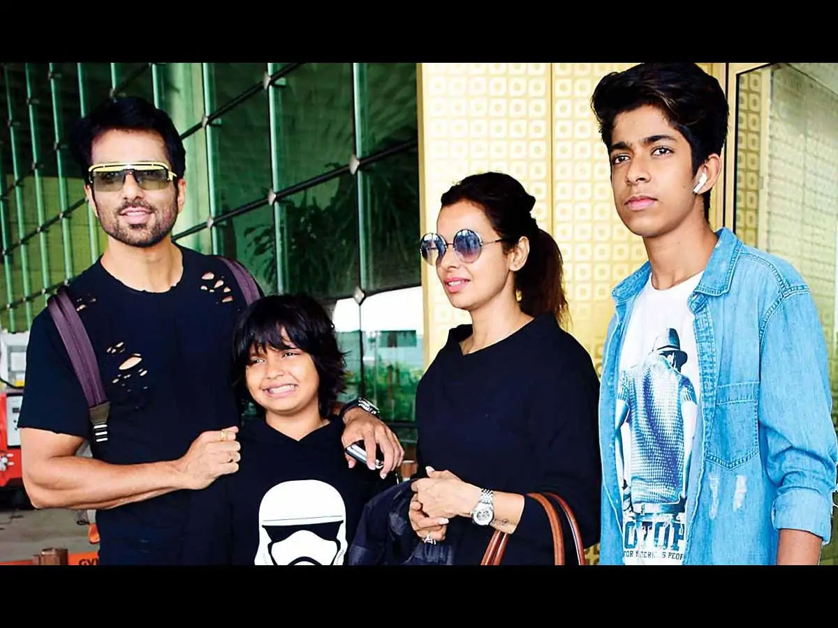 sonu sood family