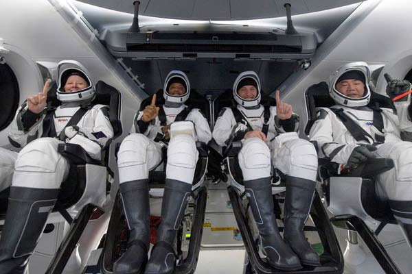 SpaceX capsule returned to Earth carrying 4 astronauts from International Space Station