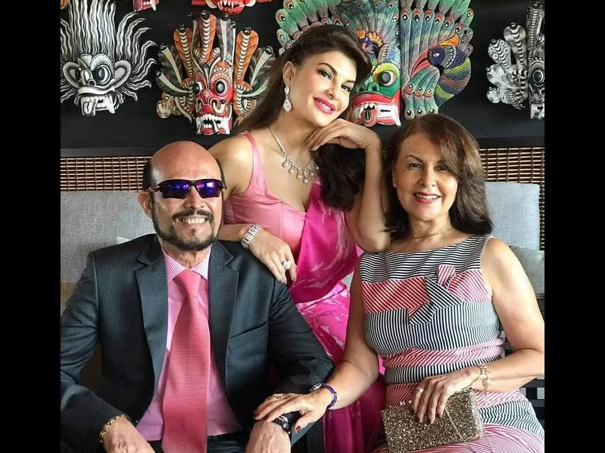 jacquline fernandez family