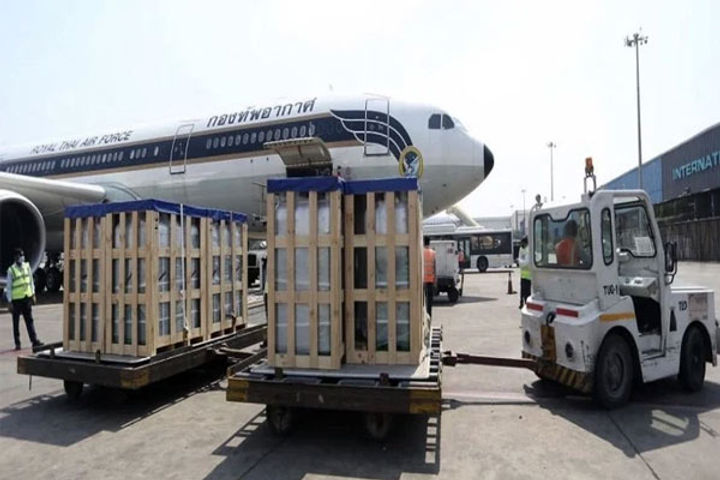 200 oxygen cylinders reached India from Thailand