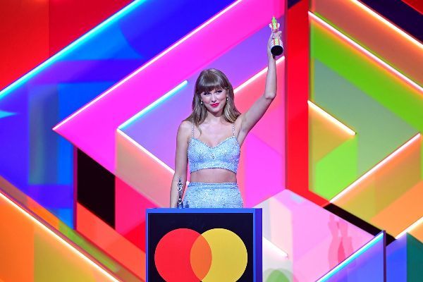 2021 BRIT Awards Taylor Swift receives global icon crown Dua Lipa as female soloist