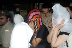 Sex racket busted in Prayagraj, youth and girls found in objectionable state