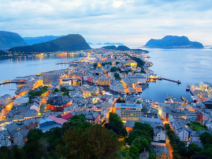 Bergen and the western fjords Bergen and the western fjords