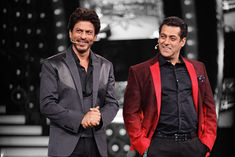 Salman will take a special entry by hanging by chopper in Shahrukhs Pathan