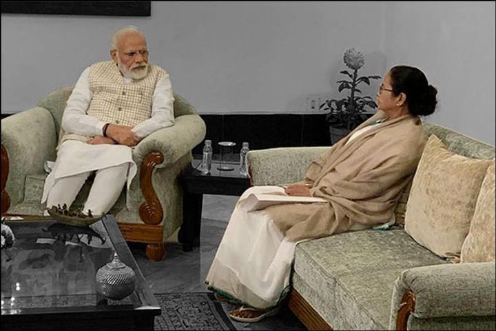 West Bengal CM Mamata Banerjee Arrived 30 Min Late In The Review Meeting Of PM Modi West Bengal CM Mamata Banerjee Arrived 30 Min Late In The Review Meeting Of PM Modi